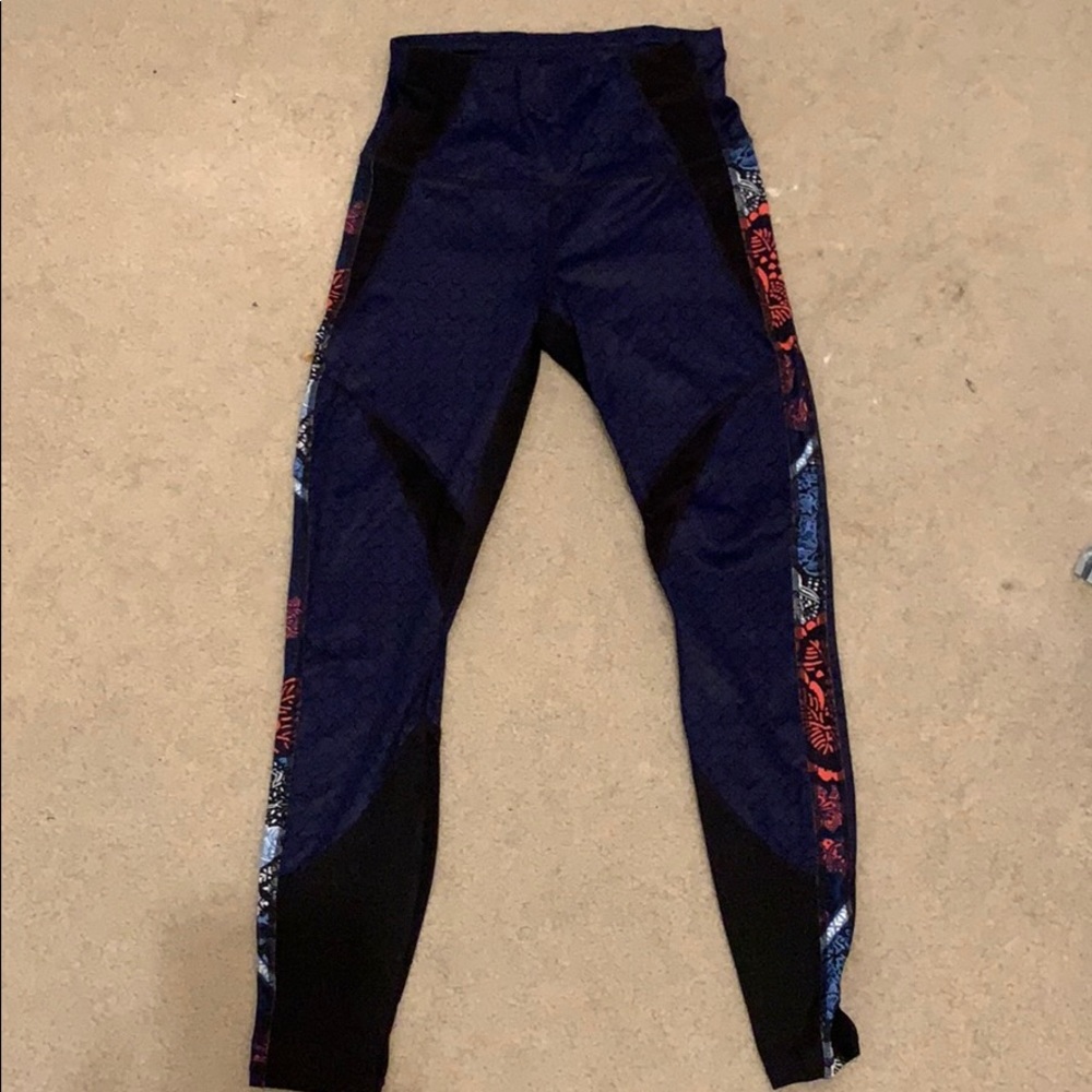 Athleta printed leggings, barely worn!